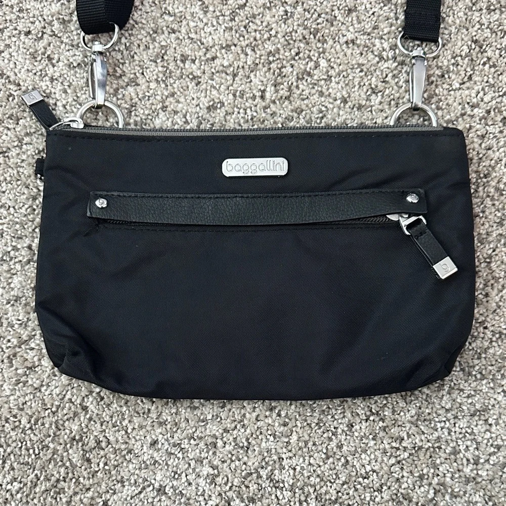Baggallini Black Crossbody Bag - Picture 2 of 4